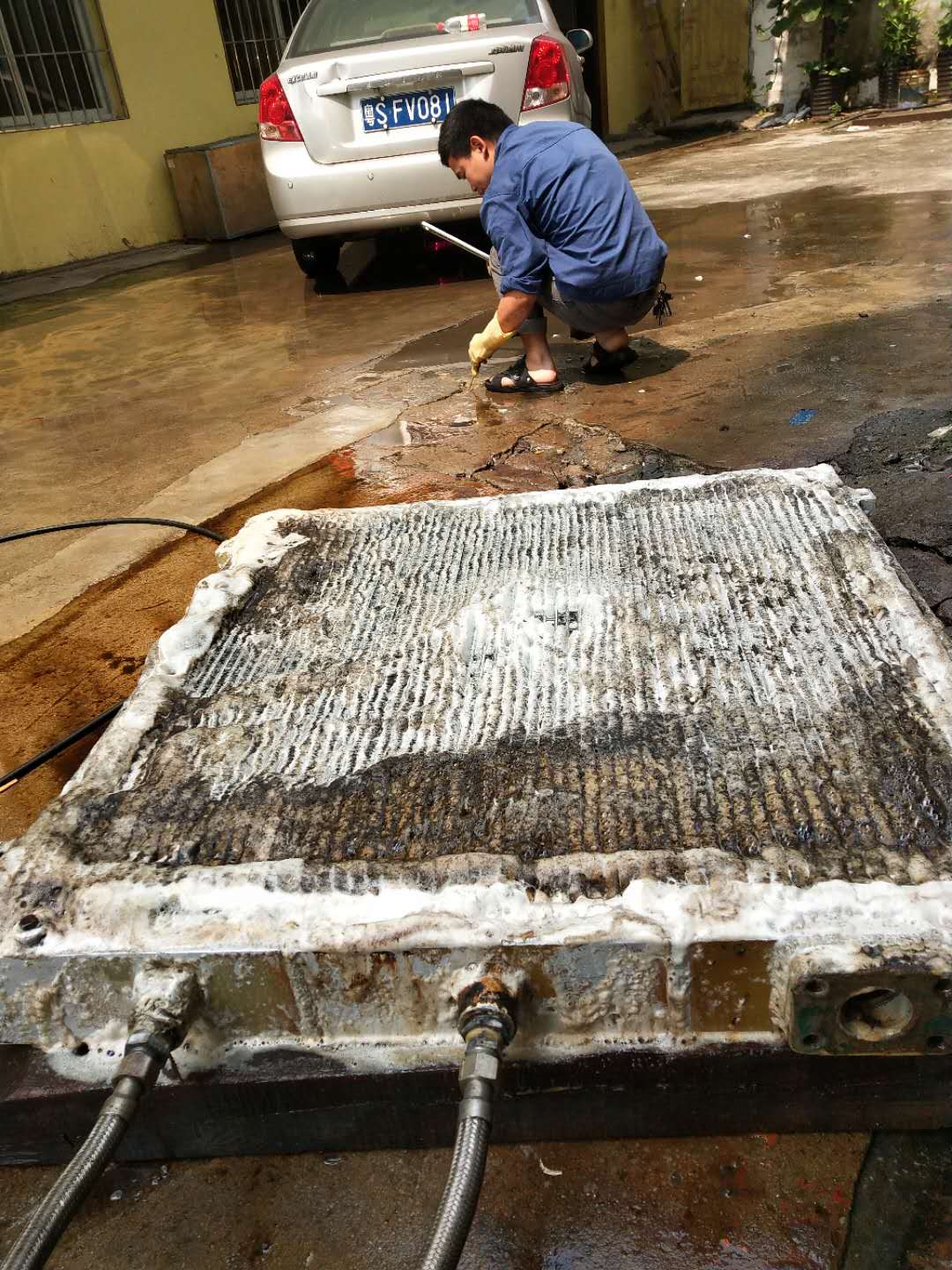 空压机清洗不干胶会怎样？