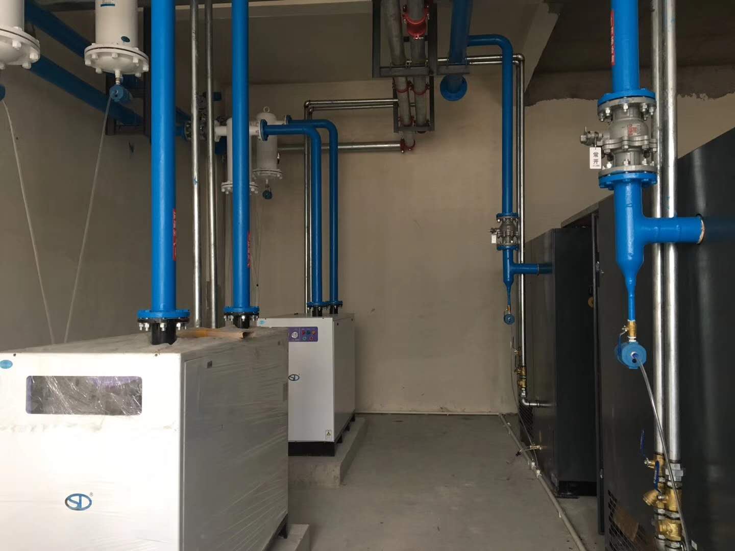 为什么生产使用的压缩空气总是有水存在?